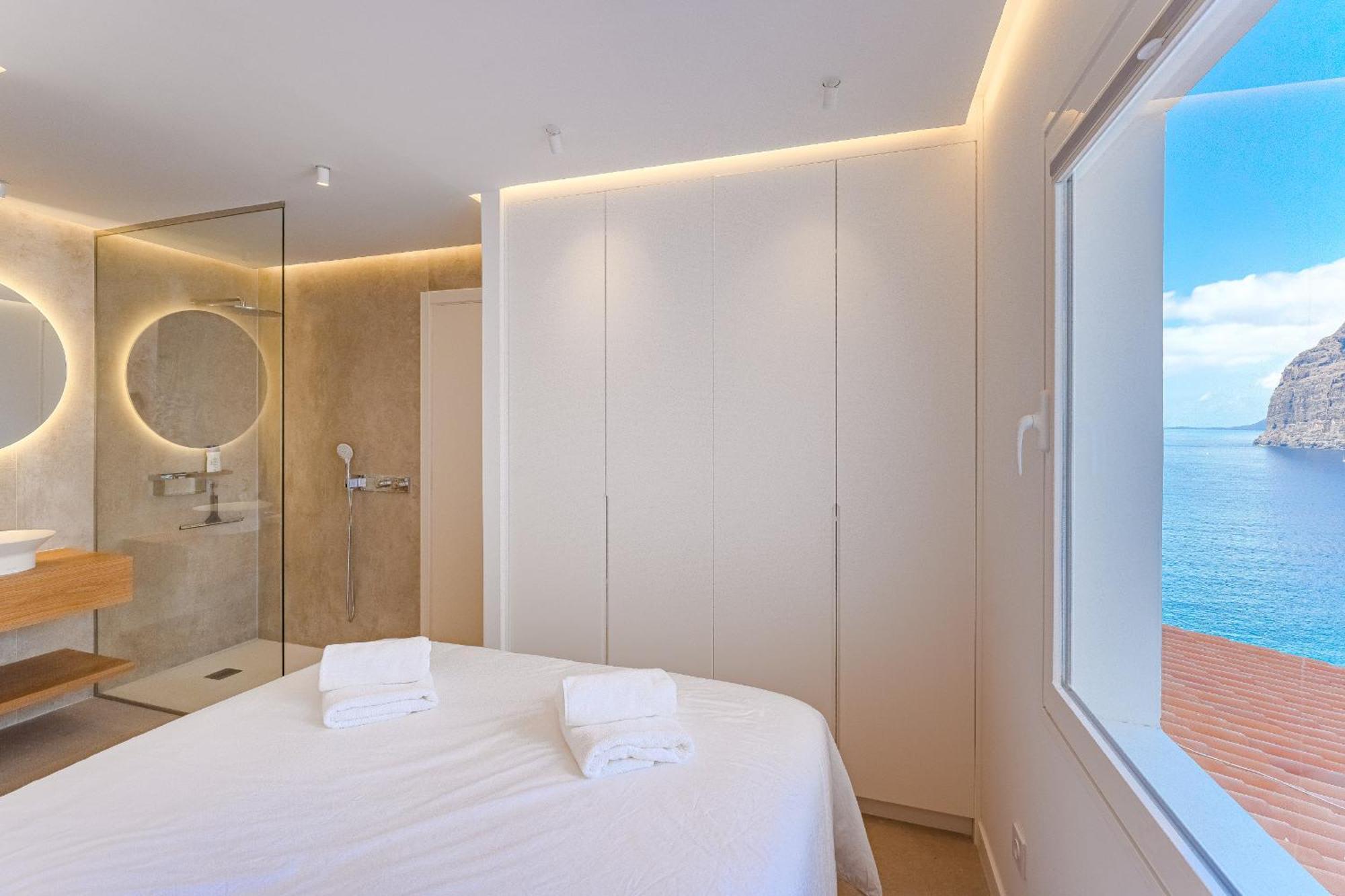 Апартаменти Blue Haven - Ocean View Penthouse With Jacuzzi And Pool Acantilado de los Gigantes Екстер'єр фото